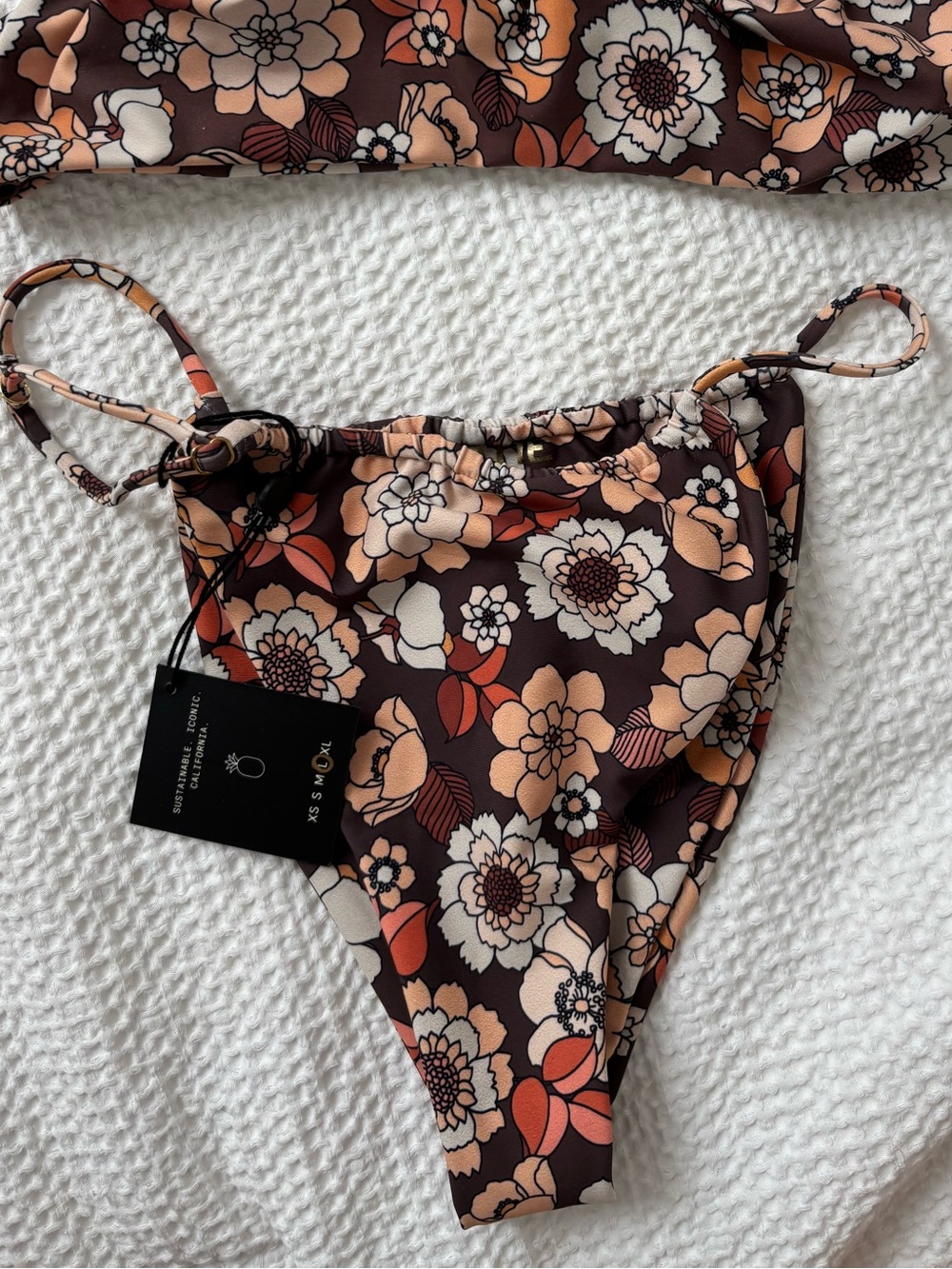 Skatie Bobbi Byron Bottoms in size Large